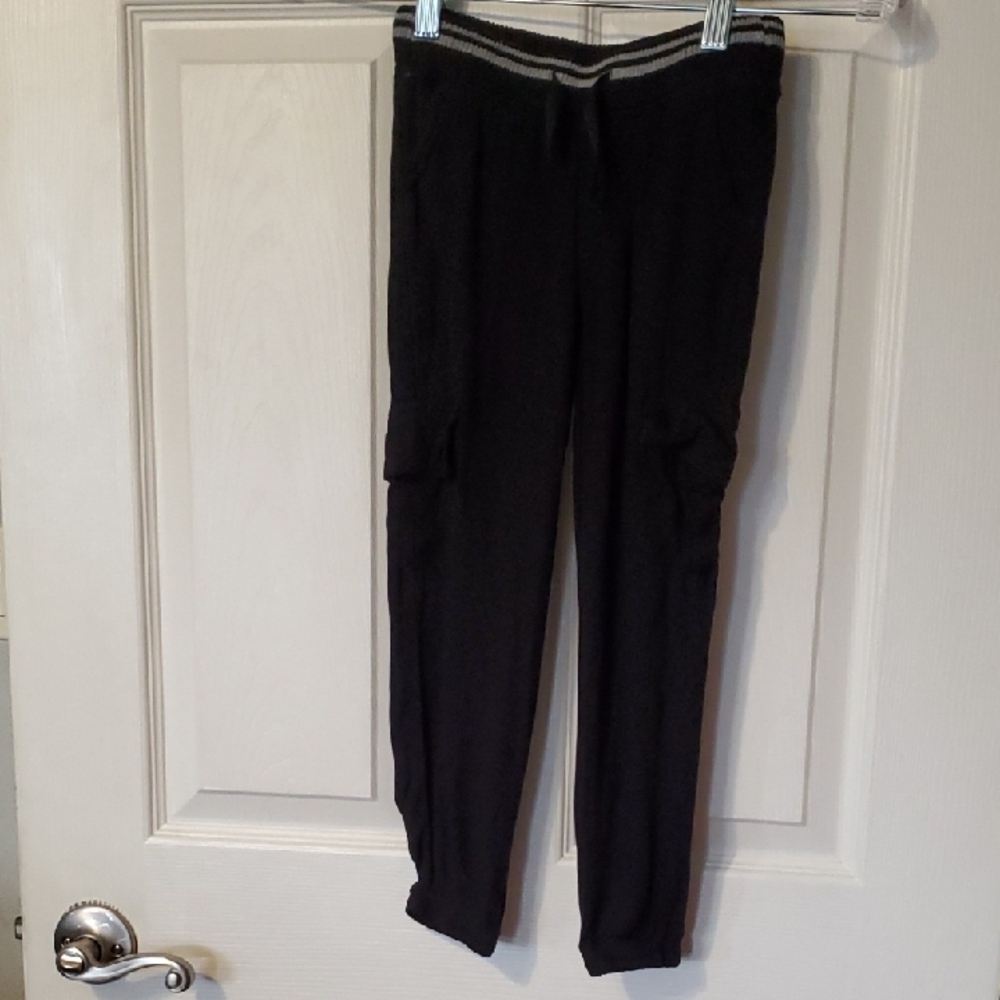 Cat & Jack Black Knit Black Thin Cargo Pants Cuffed At Bottoms  Size 4/5